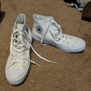 White hightop converss